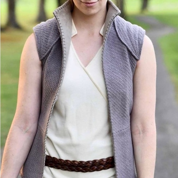 Bundle: Disney’s Galaxy’s Edge Rey Cosplay Shirt, Vest, & Belt - US Women 2X - Picture 1 of 15